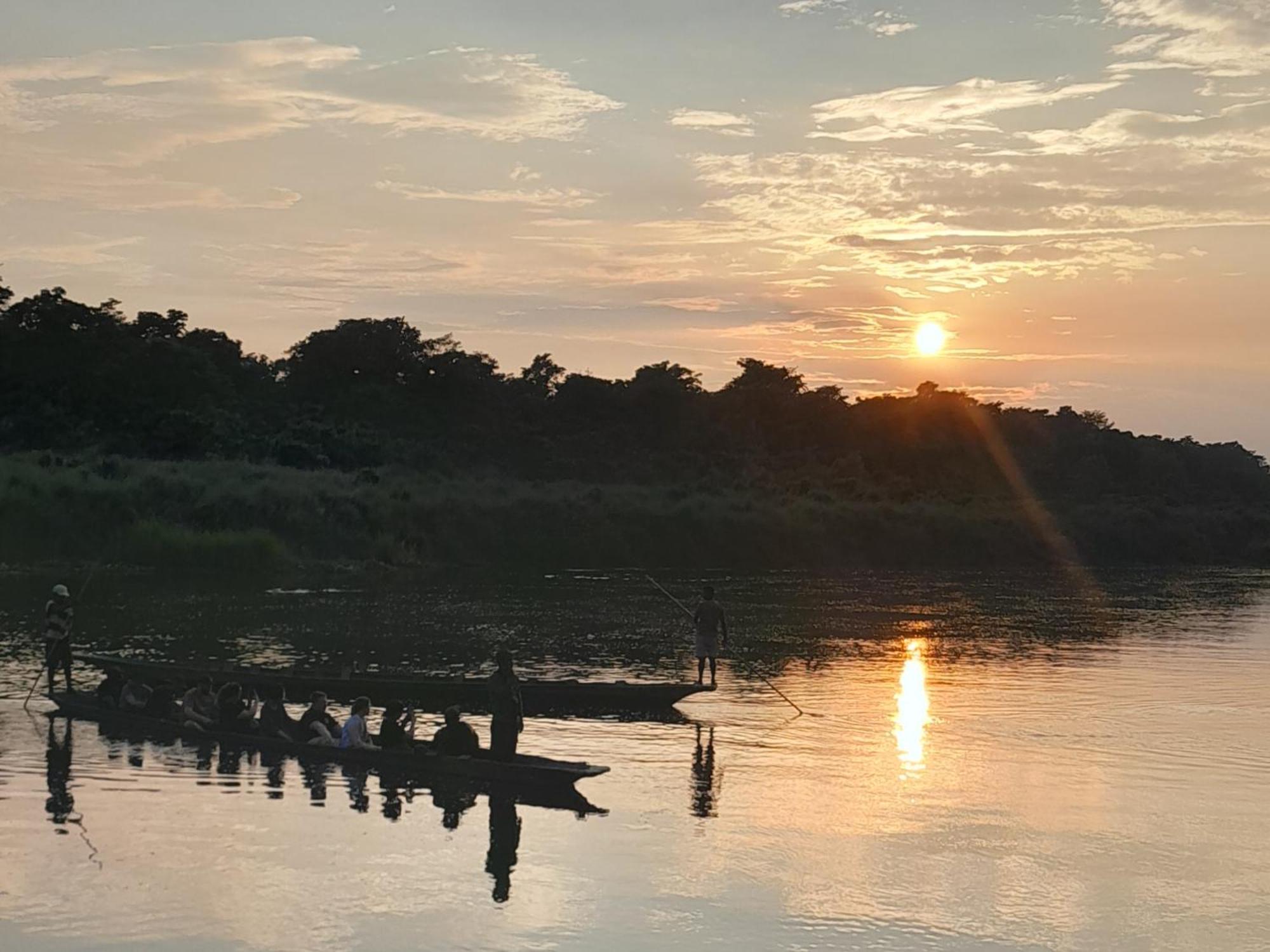 Hotel Crocodile Safari Camp Chitwan Exterior foto